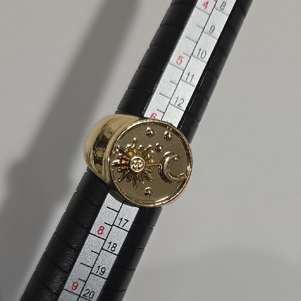 Celestial Sun & Moon Gold Signet Ring – Mystic Astrology Statement Jewelry - 6.5 - Picture 6 of 11